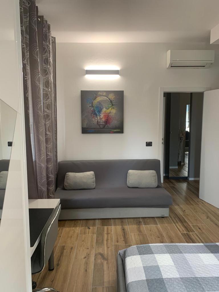 Nibu Appartamenti - Appartamento Centrale Comodo A Tutto, Anche A Villa Chiara Казалеккьо-ди-Рено Экстерьер фото